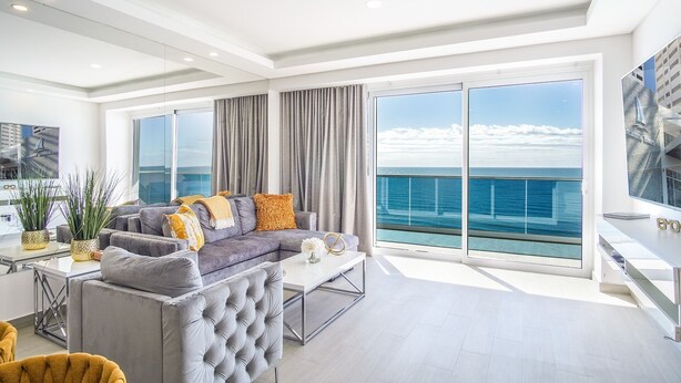 Kondominium, Beberapa Tempat Tidur, balkon, pemandangan samudra (Encantame Towers Velero 904) | Area keluarga | Televisi layar datar 42-inci dengan saluran TV digital