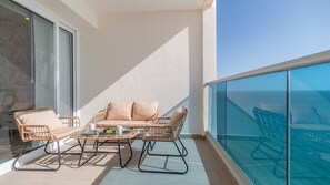 Condo, Multiple Beds, Balcony, Ocean View (Encantame Towers Viento 2204) | Terrace/patio