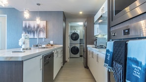 Condo, Multiple Beds, Balcony, Ocean View (Encantame Towers Verano 1704) | Laundry