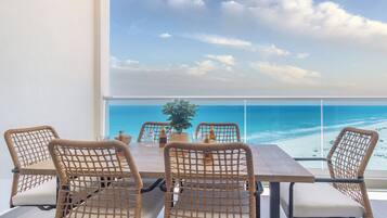 Condo, Multiple Beds, Balcony, Ocean View (Encantame Towers Viento 1002) | Outdoor dining