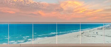 公寓客房, 多張床, 露台, 海景 (Encantame Towers Viento 1002) | 客房景觀