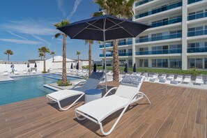 Outdoor pool - Awesome 3 Bedroom Condo Encantame Tower E 301 (Puerto Peñasco)