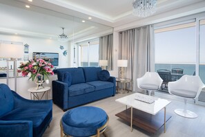 Living area - Splash in The New Lazy River and Sleep In Luxury Encantame C2102 (Puerto Peñasco)