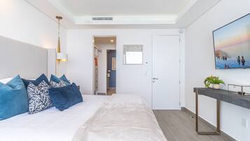 2 bedrooms, individually decorated, individually furnished, bed sheets