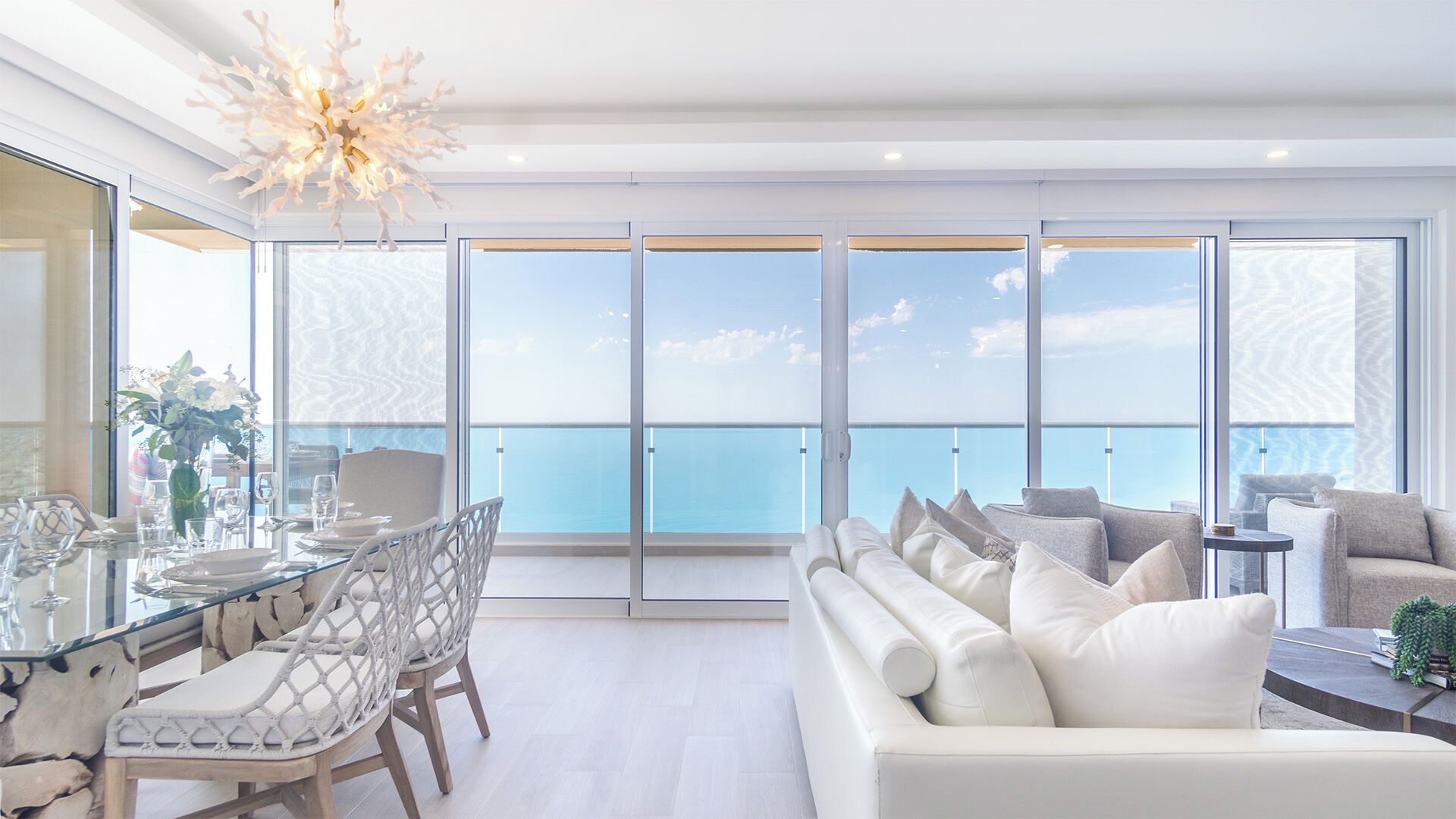 Condo, varias camas, balcón, vista al océano (Encantame Towers Viento 1905) | Interior