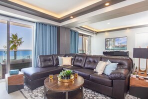 Living area - Stunning 1 Bedroom Condominium (Puerto Peñasco)