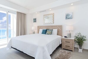 Condo, 1 cama King size y sofá cama, balcón, vista al océano (Encantame Towers Velero 703) | 1 habitación, decoración personalizada y muebles diferentes 