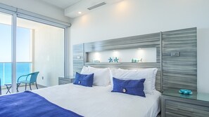 Condo, várias camas, sacada, vista para o oceano (Encantame Towers Verano 1804) | 2 quartos, individualmente decorados, individualmente mobiliados