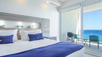 Condo, varias camas, balcón, vista al océano (Encantame Towers Verano 1804) | 2 habitaciones, decoración personalizada y muebles diferentes