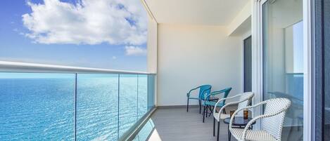 Leilighet, flere senger, balkong, havutsikt (Encantame Towers Verano 1804) | Utsikt fra rommet