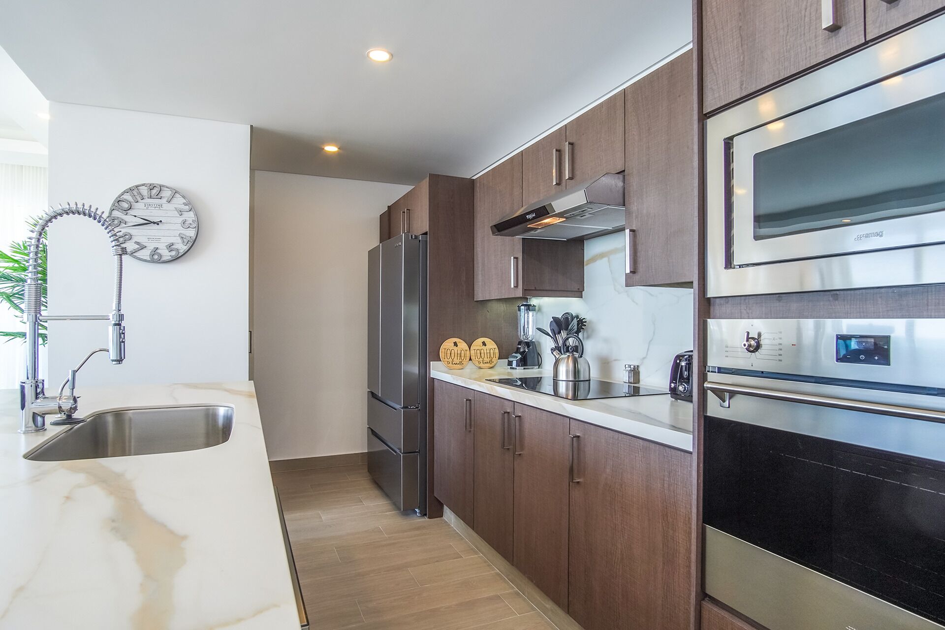 Condo, Multiple Beds, Balcony, Ocean View (Encantame Towers Verano 505) | Private kitchen | Dining tables