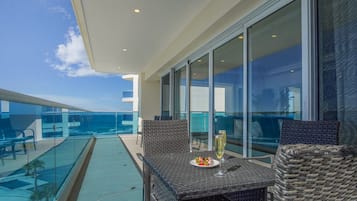 Condo, Multiple Beds, Balcony, Ocean View (Encantame Towers Verano 505) | Outdoor dining