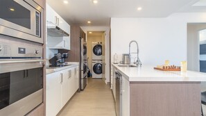 Condo, Multiple Beds, Balcony, Ocean View (Encantame Towers Viento 202) | Private kitchen