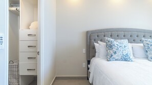 Bloc d'apartaments, diversos llits, balcó, vistes a l'oceà (Encantame Towers Viento 704) | 2 dormitoris, decoració individual, mobiliari individual i roba de llit 