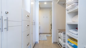 Condo, Multiple Beds, Balcony, Ocean View (Encantame Towers Viento 704)