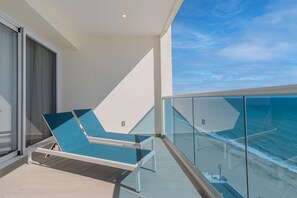 شقة - عدة أسرّة - بشرفة - بمنظر للمحيط (Encantame Towers Velero 1104) | شرفة/رواق