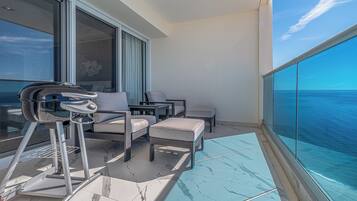 Apartment, Mehrere Betten, Balkon, Meerblick (Encantame Towers Viento 1702) | Terrasse/Patio