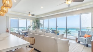 Appart'hôtel, plusieurs lits, balcon, vue océan (Encantame Towers Velero 305) | Intérieur