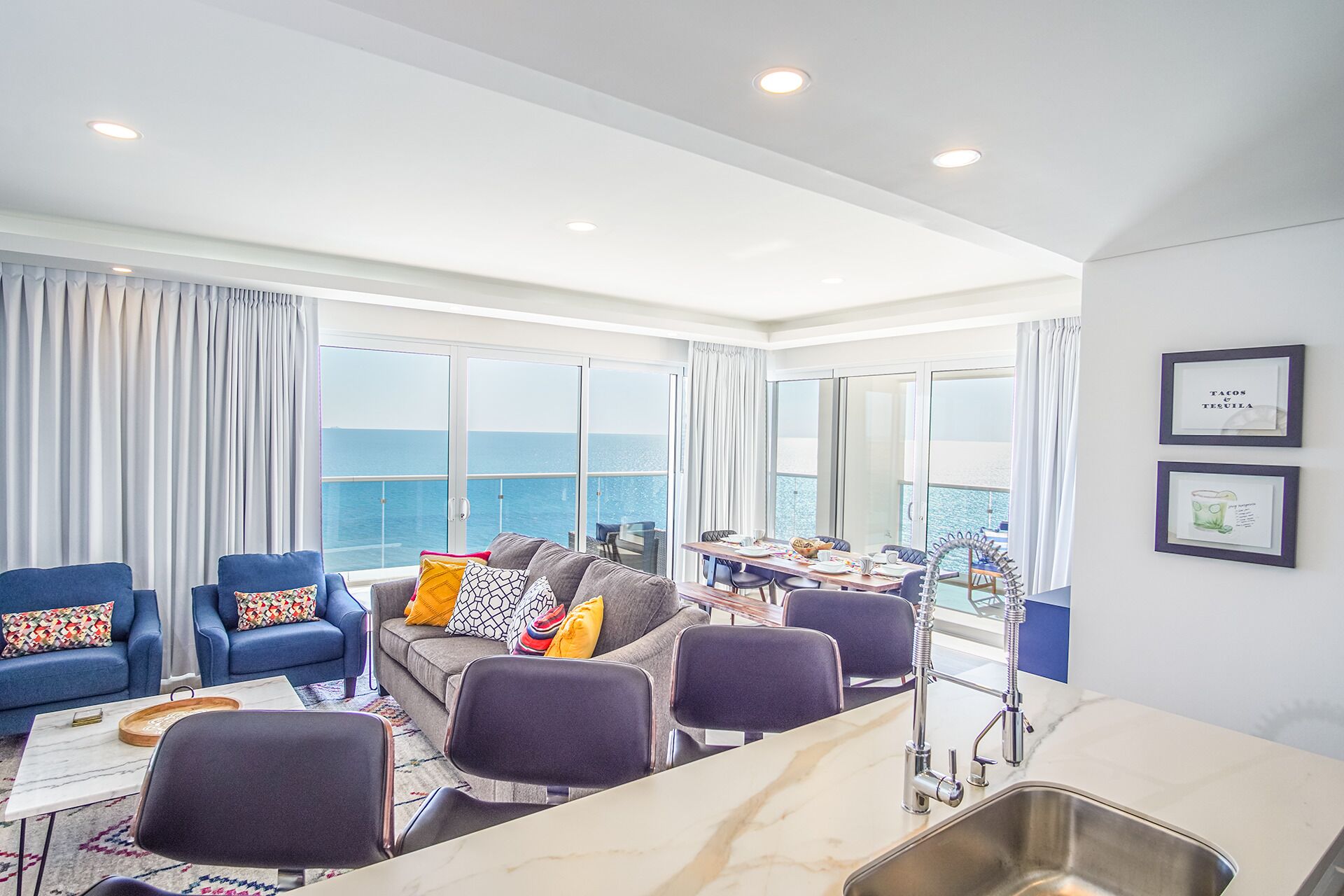 콘도, 침대(여러 개), 발코니, 바다 전망 (Encantame Towers Verano 805) | 내부