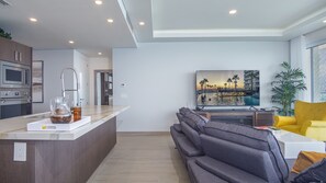 Condo, Multiple Beds, Balcony, Ocean View (Encantame Towers Verano 2005) | Interior