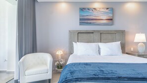 公寓式客房, 多张床, 阳台, 海洋景观 (Encantame Towers Viento 2004) | 2 多间卧室、特色装修、特色家居