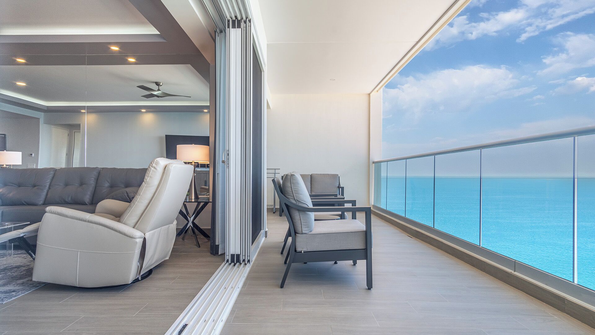 Appart'hôtel, plusieurs lits, balcon, vue océan (Encantame Towers Viento 2004) | Vue de la chambre