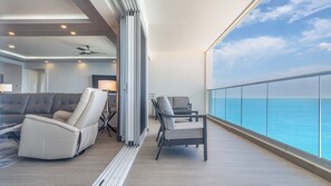 公寓式客房, 多张床, 阳台, 海洋景观 (Encantame Towers Viento 2004) | 客房景观