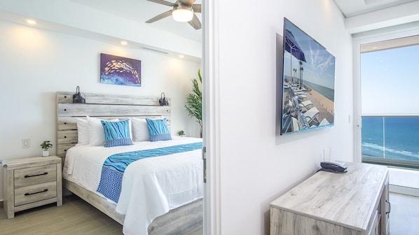 Condo, 1 cama King size y sofá cama, balcón, vista al océano (Encantame Towers Verano 2003) | 1 habitación, decoración personalizada y muebles diferentes