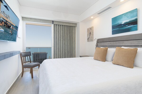 Appart'hôtel, 1 très grand lit et 1 canapé-lit, balcon, vue océan (Encantame Towers Velero 1203)