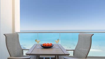 Lejlighed - 1 kingsize-seng med sovesofa - balkon - havudsigt (Encantame Towers Velero 1203) | Udendørs spisemuligheder