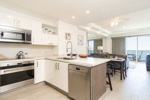 Condo, 1 King Bed with Sofa bed, Balcony, Ocean View (Encantame Towers Velero 1203) | Private kitchen | Dining tables