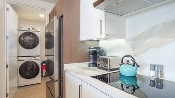 Condo, Multiple Beds, Balcony, Ocean View (Encantame Towers Verano 804) | Laundry