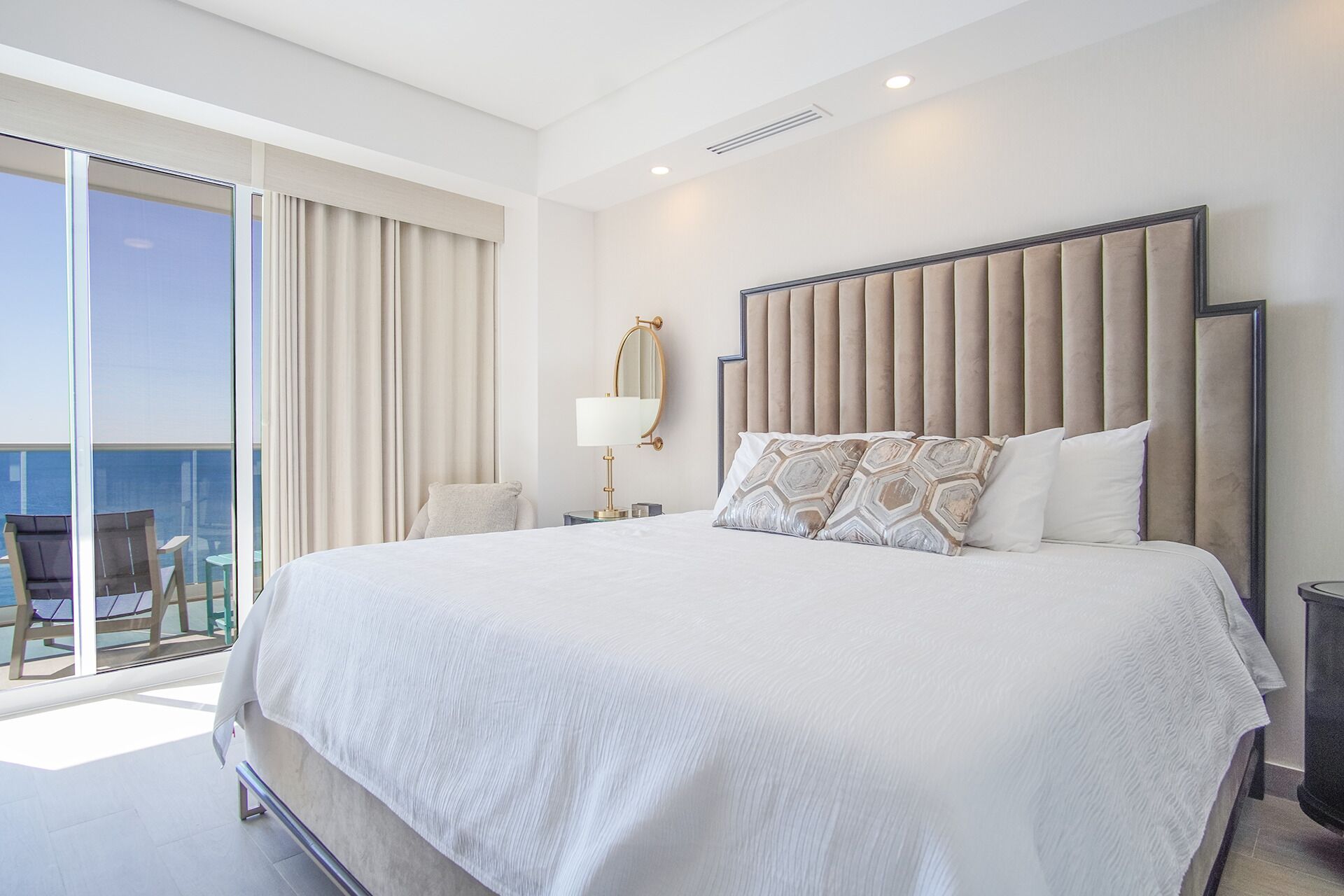 Appartamento, 1 letto king con divano letto, balcone, vista oceano (Encantame Towers Velero 903) | 1 camera, con stile personalizzato, con arredamento individuale