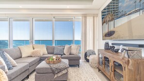 Apartment, Mehrere Betten, Balkon, Meerblick (Encantame Towers Verano 2103) | Wohnbereich