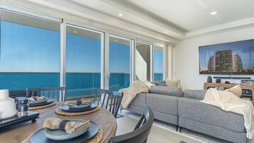 Bloc d'apartaments, diversos llits, balcó, vistes a l'oceà (Encantame Towers Verano 2103) | Interior