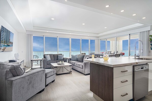 Condo, varias camas, balcón, vista al océano (Encantame Towers Velero 701) | Interior