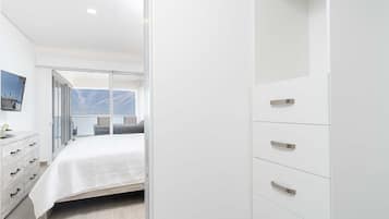 Condo, varias camas, balcón, vista al océano (Encantame Towers Velero 701) | 3 habitaciones, decoración personalizada y muebles diferentes