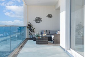 公寓式客房, 多张床, 阳台, 海洋景观 (Encantame Towers Velero 702) | 客房景观