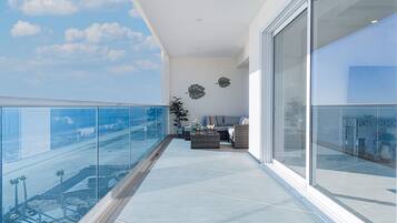 公寓客房, 多張床, 露台, 海景 (Encantame Towers Velero 702) | 客房景觀