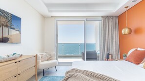 Condo, Plusieurs lits, balcon, vue sur l’océan (Encantame Towers Viento 1105) | 2 chambres, décor unique, ameublement unique, literie fournie