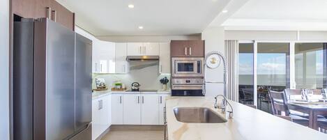 Condo, Multiple Beds, Balcony, Ocean View (Encantame Towers Verano 101) | Private kitchen