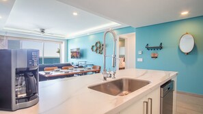 Appartement, meerdere bedden, balkon, uitzicht op oceaan (Encantame Towers Velero 204) | Privékeuken