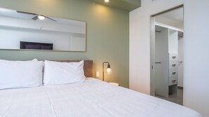 Condo, varias camas, balcón, vista al océano (Encantame Towers Velero 204) | 2 habitaciones, decoración personalizada y muebles diferentes 