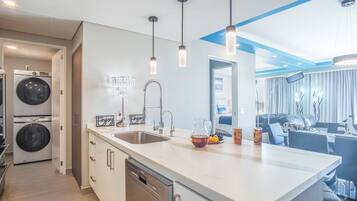 Apartment, Mehrere Betten, Balkon, Meerblick (Encantame Towers Velero 102) | Innenbereich