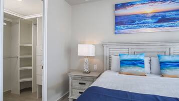 Apartment, Mehrere Betten, Balkon, Meerblick (Encantame Towers Velero 102) | 2 Schlafzimmer, individuell dekoriert, individuell eingerichtet