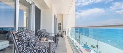 Condo, várias camas, sacada, vista para o oceano (Encantame Towers Velero 901) | Vista do quarto