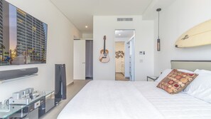 3 bedrooms, individually decorated, individually furnished, bed sheets