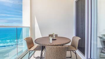 Condo, 1 King Bed with Sofa bed, Balcony, Ocean View (Encantame Towers Verano 1703) | Outdoor dining