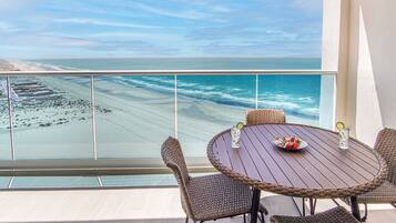 Condo, 1 King Bed with Sofa bed, Balcony, Ocean View (Encantame Towers Verano 1703) | Outdoor dining