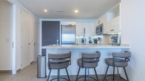 Apartamento, 1 cama de matrimonio grande con sofá cama, balcón (Encantame Towers Viento 1803) | Cocina privada